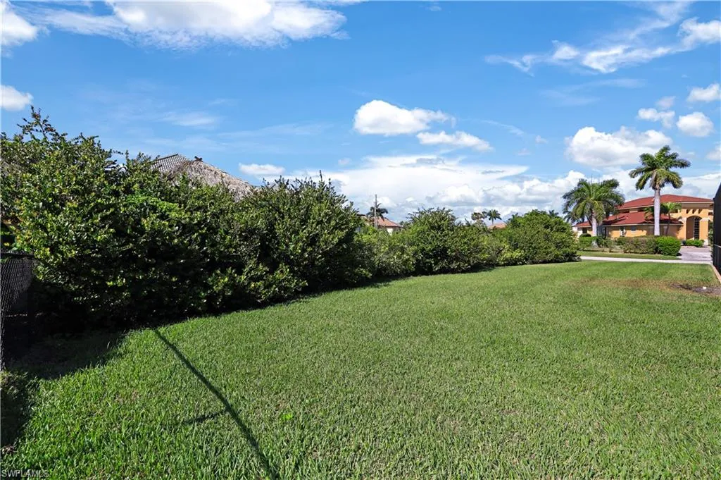 2214 Cape Coral PKWY, Cape Coral, FL 33914,224089609