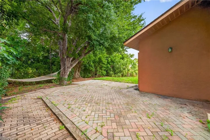 17565 Lee Rd, Fort Myers, Florida 33967