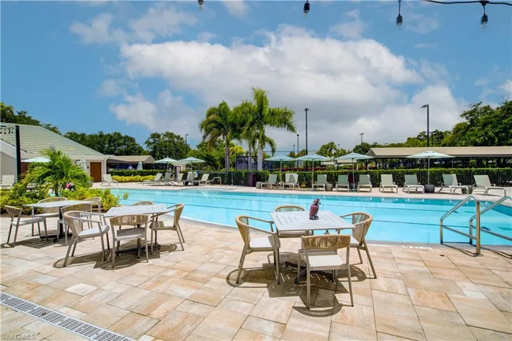 1970 Willow Bend Cir 204, Naples, Florida 34109