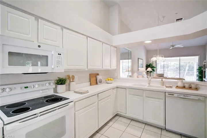 1970 Willow Bend Cir 204, Naples, Florida 34109