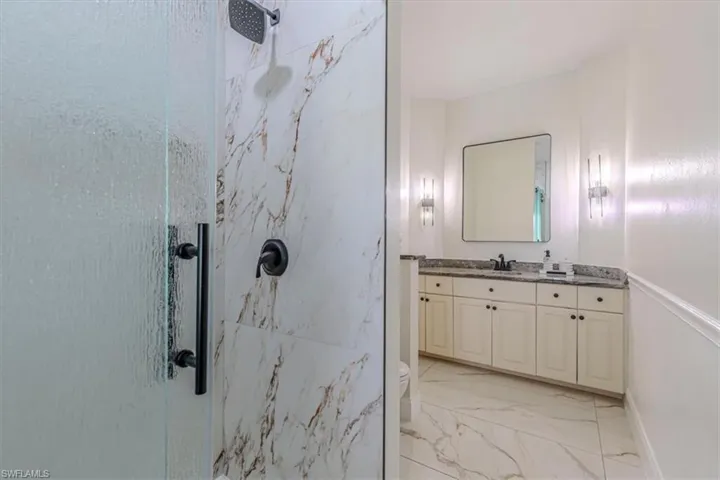 3rd bathroom-Pool Bath