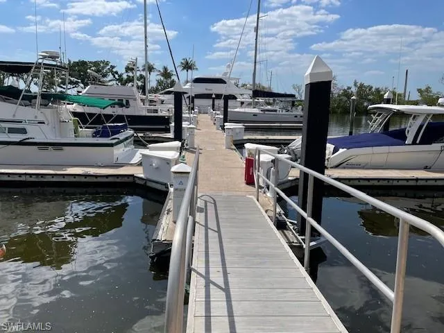 H Dock West