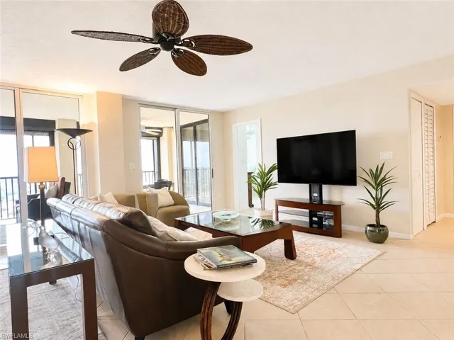 5601 Turtle Bay Dr 2003, Naples, Florida 34108