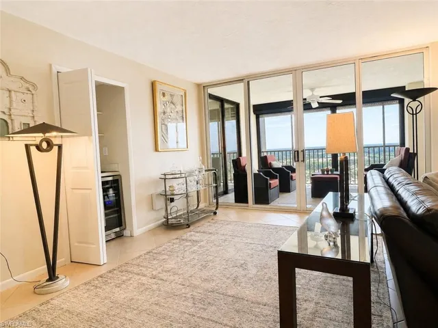 5601 Turtle Bay Dr 2003, Naples, Florida 34108