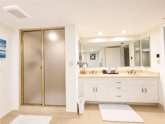 5601 Turtle Bay Dr 2003, Naples, Florida 34108