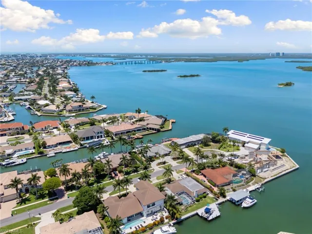 1784 Wavecrest Ct, Marco Island, Florida 34145