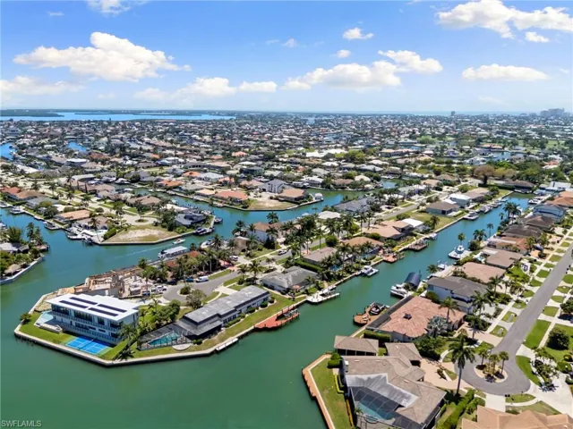 1784 Wavecrest Ct, Marco Island, Florida 34145