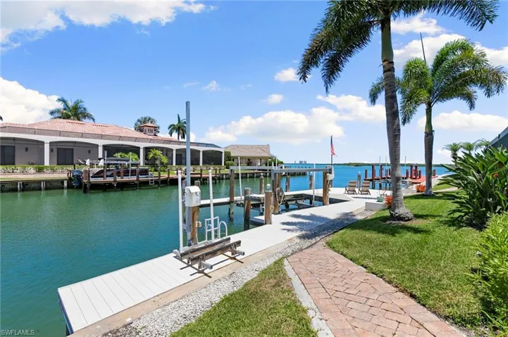 1784 Wavecrest Ct, Marco Island, Florida 34145
