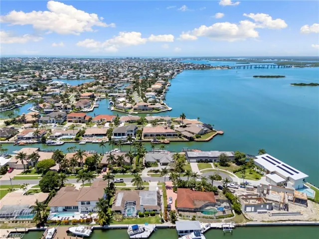 1784 Wavecrest Ct, Marco Island, Florida 34145