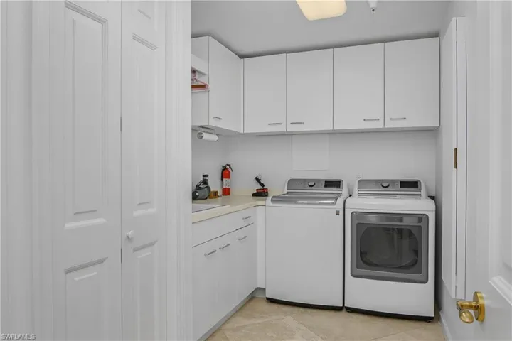 8787 Bay Colony Dr 906, Naples, Florida 34108