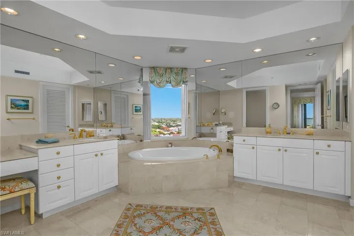 8787 Bay Colony Dr 906, Naples, Florida 34108