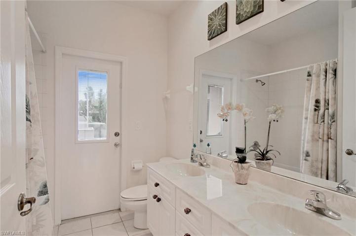 Pool/Guest Bathroom with tub