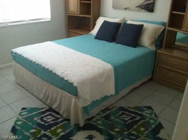 Restful  Bedroom, over looking  tropical garden