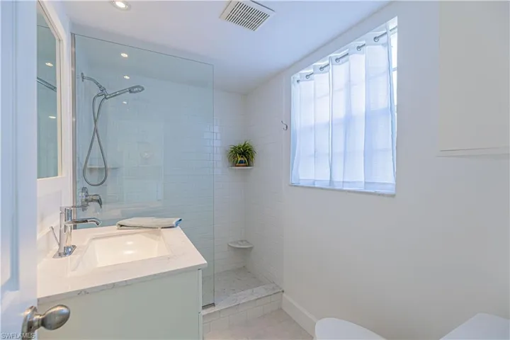 White and Bright  and so Fresh looking bathroom