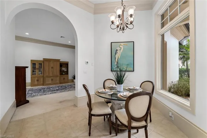 Eat-in dining adjacent to kitchen and family room