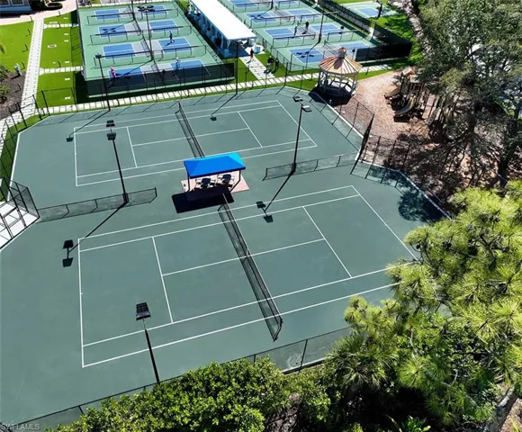 10 har tru tennis courts, 8 pickleball courts