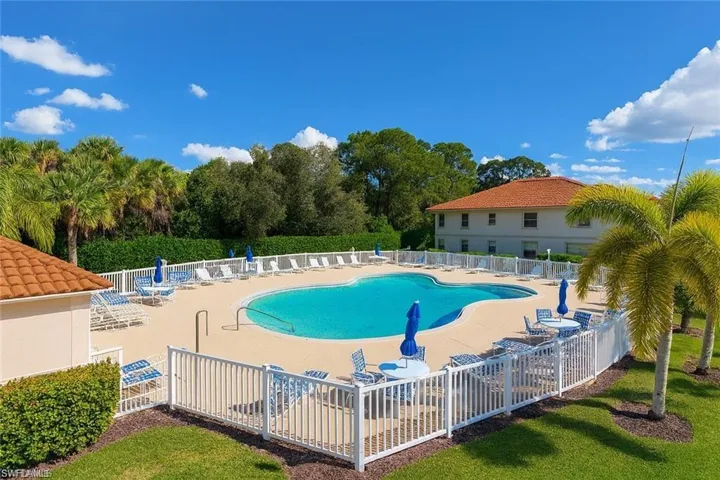 700 Luisa Ln 2, Naples, Florida 34104