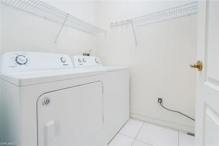 700 Luisa Ln 2, Naples, Florida 34104