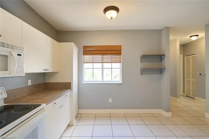 700 Luisa Ln 2, Naples, Florida 34104