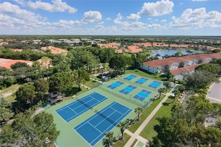 700 Luisa Ln 2, Naples, Florida 34104