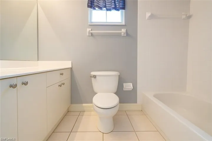 700 Luisa Ln 2, Naples, Florida 34104