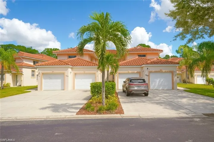 700 Luisa Ln 2, Naples, Florida 34104