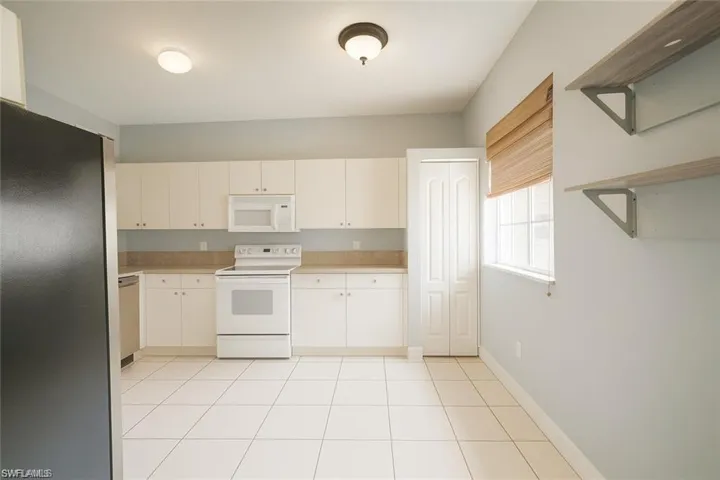 700 Luisa Ln 2, Naples, Florida 34104