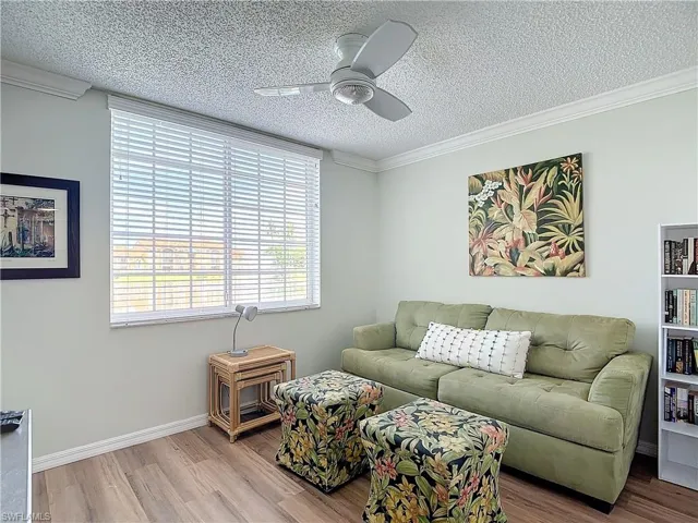 Den/2nd Bedroom