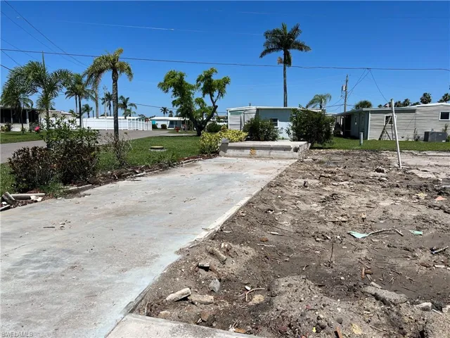 Front of lot looking to the NW.