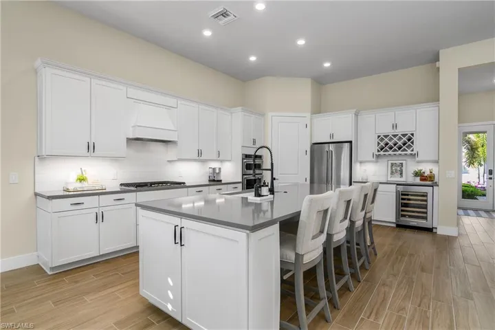 19380  Aqua Shore  DR, Fort Myers, FL 33913