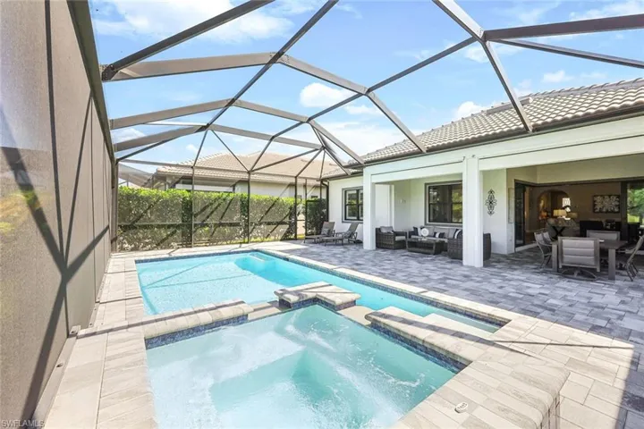 Pool & Spa