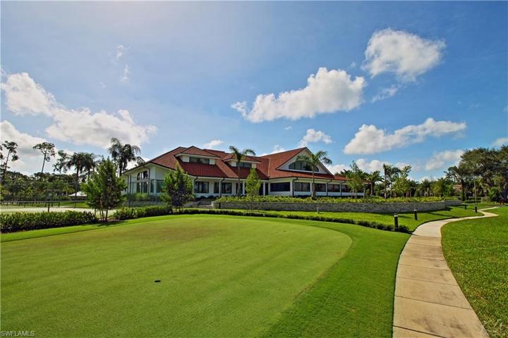 Practice area in front of clubhouse