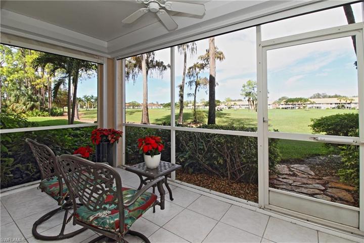 Lanai offers view of golfcourse
