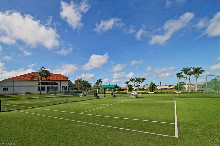 Royal Wood Tennis Courts