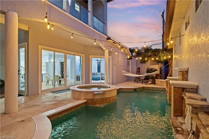 646 111th Ave N, Naples, Florida 34108
