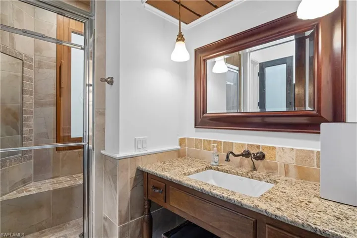 646 111th Ave N, Naples, Florida 34108