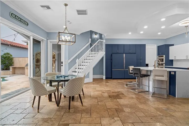 646 111th Ave N, Naples, Florida 34108