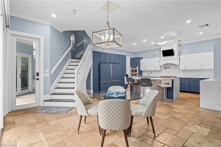 646 111th Ave N, Naples, Florida 34108