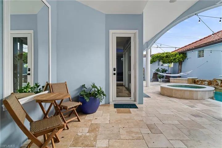 646 111th Ave N, Naples, Florida 34108