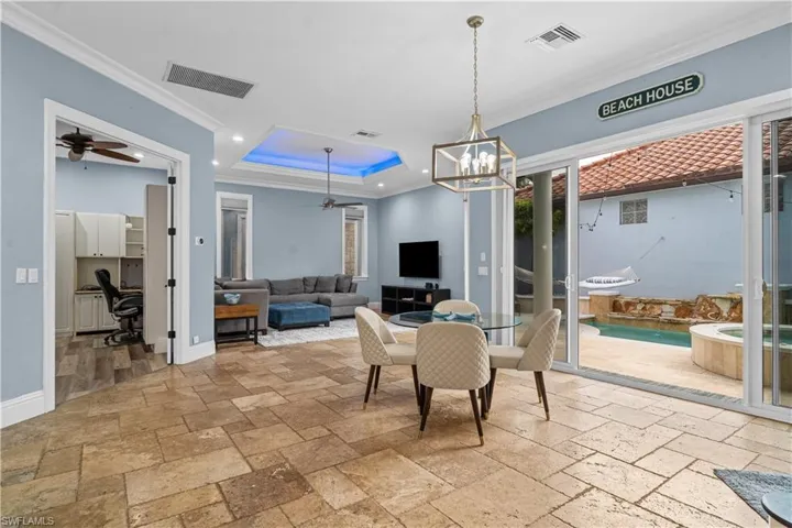 646 111th Ave N, Naples, Florida 34108