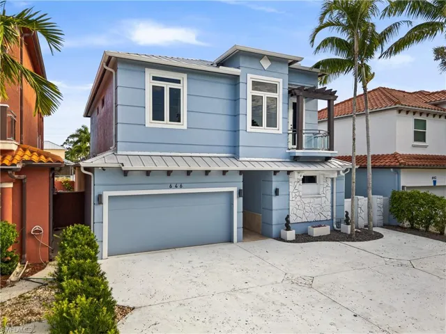 646 111th Ave N, Naples, Florida 34108
