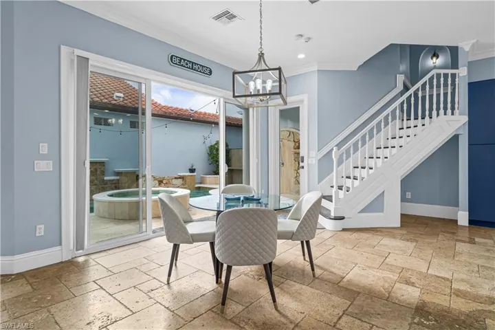 646 111th Ave N, Naples, Florida 34108