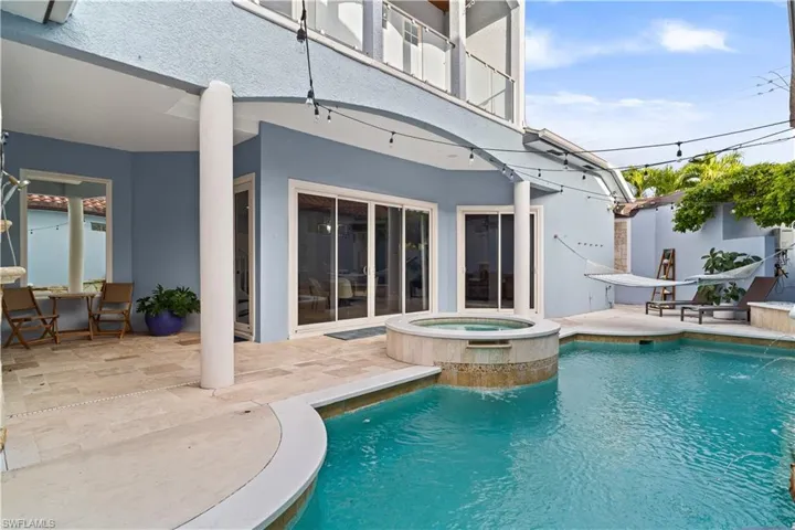 646 111th Ave N, Naples, Florida 34108