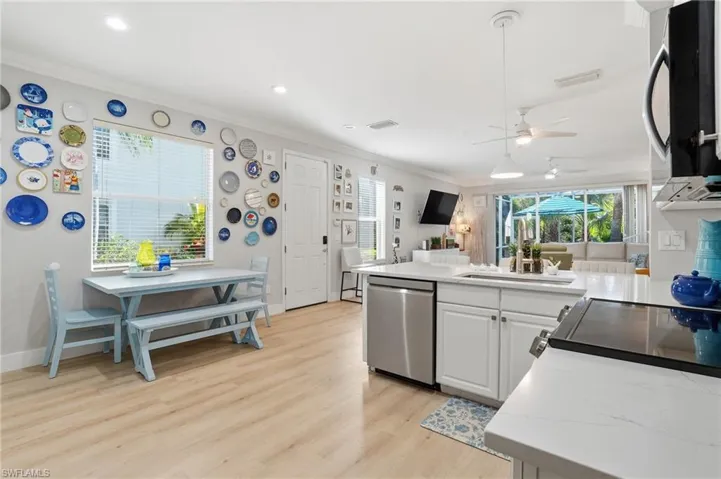 15671 Marcello Cir 124, Naples, Florida 34110