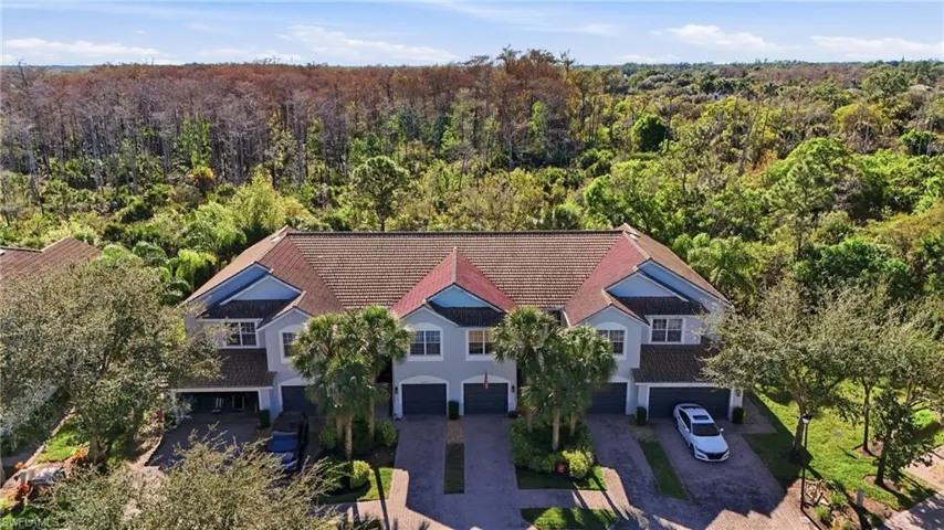 15671 Marcello Cir 124, Naples, Florida 34110