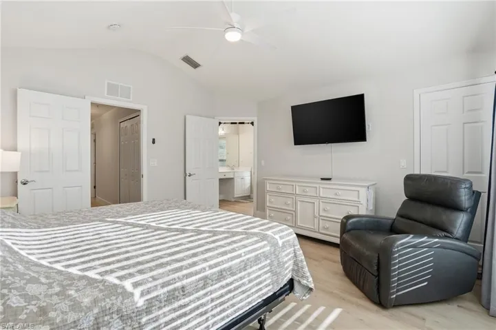 15671 Marcello Cir 124, Naples, Florida 34110