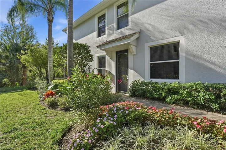 15671 Marcello Cir 124, Naples, Florida 34110