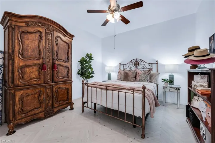2860  Cypress Trace  CIR, Naples, FL 34119