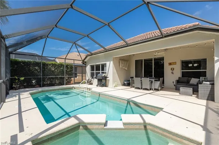 10074 Oakhurst Way, Fort Myers, Florida 33913