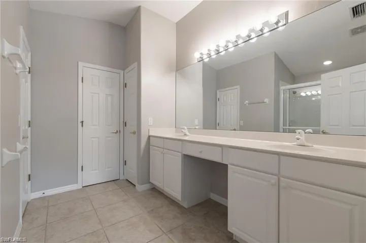 10074 Oakhurst Way, Fort Myers, Florida 33913